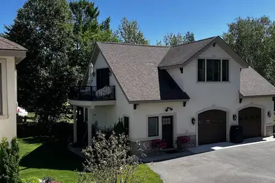 Image de Lake Michigan View-Private Carriage House with Deck, Spacious & Quiet, 2 bedroom