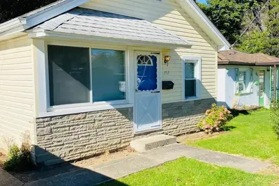 Image de Barefoot Bungalow Lake Cottage