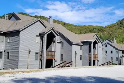 Image de Ski, RIde, Walk On/Off Condo On Pico at Killington\n