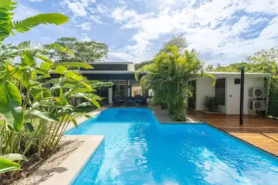 Image de Amazing house, airy and spacious with large pool in Playa Potrero