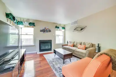 Image de 1 Mi to Downtown Reno: Spacious Home w/ Deck!