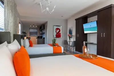 Image de Miami Beach Escape w/Kitchen! Onsite Pool, Beach Access, Near Art Deco District!