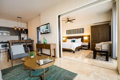 Image de Comfortable Stay! Spacious & Pet-friendly 2br Suite with Ocean View & Kitchen!
