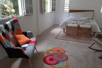 Image de Spacieuse villa, ensoleillée, espace boisé, 10 minutes des plages