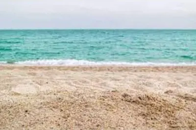 Image de Lakeside Retreat with Boat Dock.