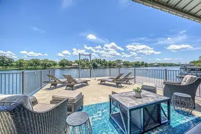 Image de Crr Lakefront Lbj + Spa + Dock + Boat Lift