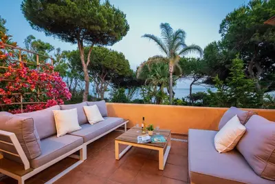 Image de Front line beach townhouse in Nueva Milla de Oro, exit to the beach.