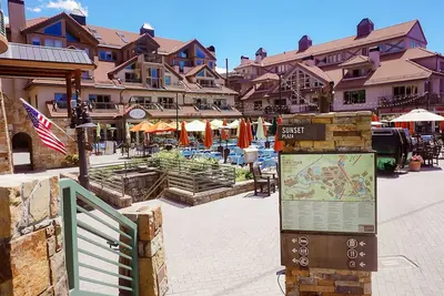 Blue Mesa Condo - Sleeps 4 - True Ski In/Ski Out