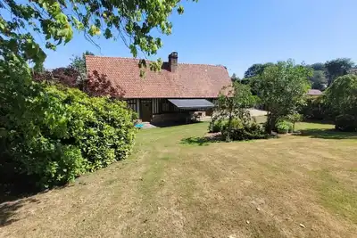 Image de Maison de vacances 'Maison Normande Proximi De La Mer' avec terrasse privée, jardin privé et Wi-Fi