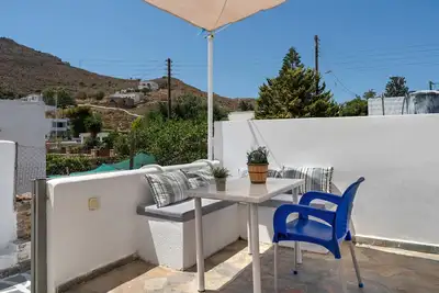 Appartement dans l'hôtel 'Pico Bello Patmos 10' avec vue sur la montagne, Wi-Fi et climatisation