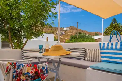 Image de Appartement dans un hôtel \"Pico Bello Patmos 12\" avec terrasse privée et Wi-Fi