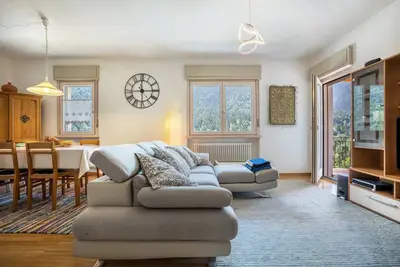 Image de Appartement \"Villa Vittoria\" avec vue sur les montagnes, balcon et Wi-Fi