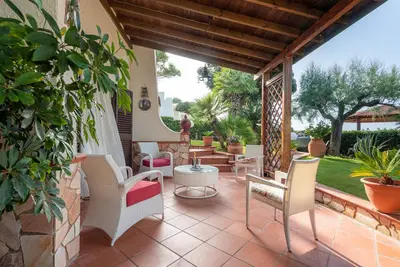 Image de Villa \"Azzurra\" avec vue sur mer, terrasse privée et climatisation