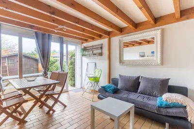 Image de Maison de vacances \"Villa Jumelée Proche Des Plages Du\" avec Jardin & Terrasse