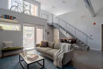 Image de CozySuites Two Stylish Apts, Monument Circle, Indy