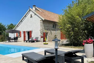 Image de A delightful cottage with shared pool and sun terrace.