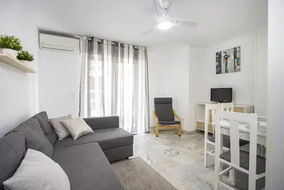 Image de Apartment with 2 bedrooms 400 meters from the sea and the beach!