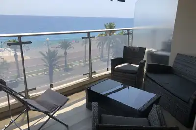 Image de Première ligne  Magnifique appartement rénové donnant sur plage
