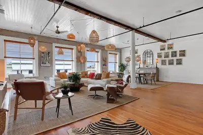 Image de Amazing Loft In Heart of City w/ Rooftop Terrace by Lucky Savannah