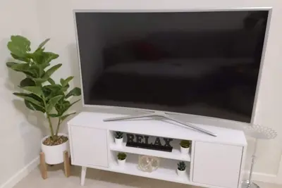 Image de Exceptional 2 Bedroom Basement  Suite