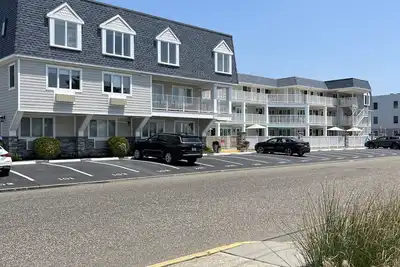 Image de Cozy Condo by the Sea!