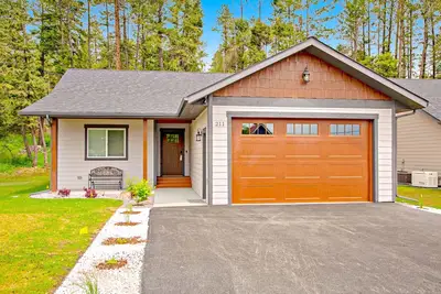 Image de Relaxing single-level home with a patio, washer/dryer, & central Ac