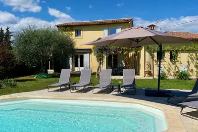 Image de Villa provençale climatisée équipée à neuf proche centre d'un village de charme