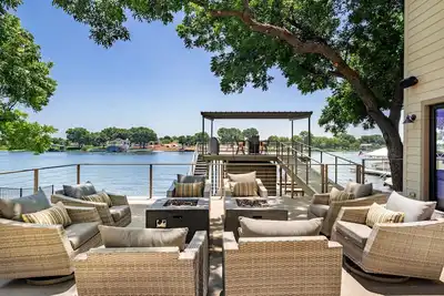 Image de Perfect Family Thanksgiving Spot    Luxurious Home on Lake Lbj -