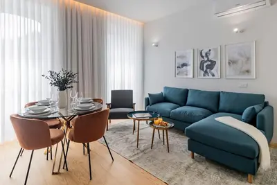 Image de Almada 551 - 1. 1 l Stylish Getaway by LovelyStay