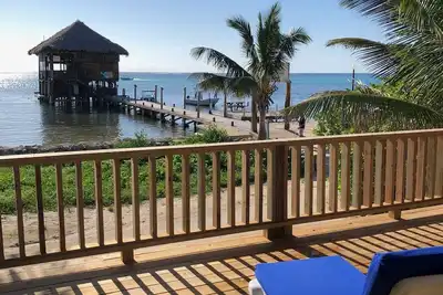 Image de Quaint Beachfront Bungalow \nSUMMER Deal! ! Just 150/Night June-August 2025