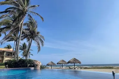Luxurious Oceanfront Condo on Pga Golf Course