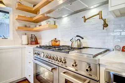 Image de Elegant Bay Area Escape Oakland Hills Views, Chef's Kitchen, Claremont Hotel