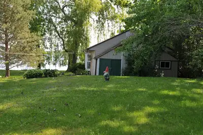 Image de Small cute waterfront cottage for a small family (up to 2+2) or a pair