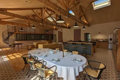 Séjour de luxe au cœur de Mainxe, avec truffe et cours de cuisine, idéal pour 4 couples
