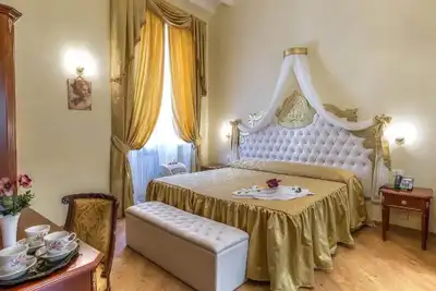 Image de Elegant Suite 202 in the heart of the capital