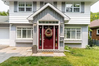 Image de Charming 3-Bedroom Barrie House with patio & Backyard