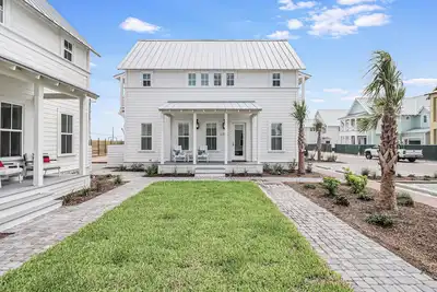 Image de Darling Home w/ Cottage Details+Great Amenities at Cinnamon Shore South