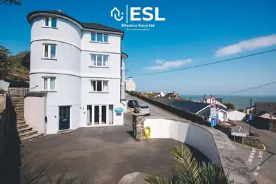 Image de Unique 5-Bed House with Breathtaking Sea Views over New Quay
