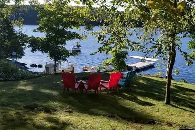 Image de Beautiful Cottage on a Stunning Lake, Great for Family and Friends!