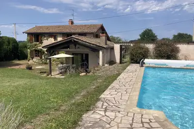 Image de Charmante Propriété avec Piscine, prés de la Loire en sud Bourgogne- Lyon à 1h15