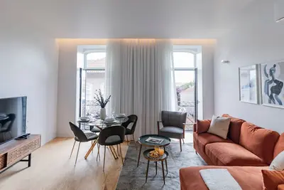 Image de Almada 551 - 3. 1 l Luxury Living by LovelyStay