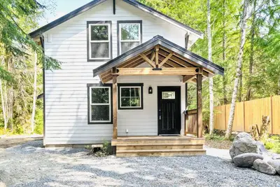 Image de White Rainier- HotTub+2br+Loft/2bth+Ac+Wi-Fi