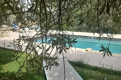 Image de Charmante maison de campagne arborée avec piscine