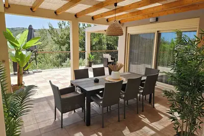 Image de Villa Del Monte - Where modern elegance meets the serenity of nature.