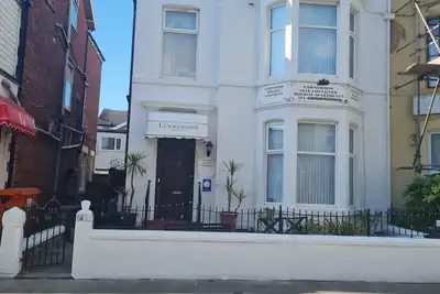 Image de Lawnswood Apartment is 3 Mins From Blackpool Pleasure Beach With Free Parking