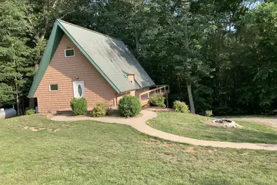 Image de Nice A-Frame cabin located in an isolated area. Borders Patoka Lake property.