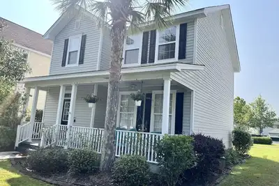 Image de Cozy coastal pet friendly home located in downtown Bluffton!