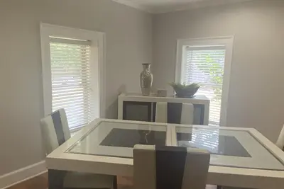 Image de Serene House near Biking trails and Hiking trails!