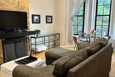 Image de Charming 2 Br apartment near Lincoln Park zoo in historic building
