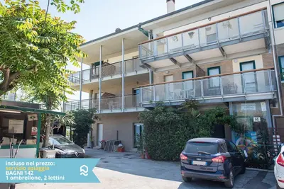 Image de Se009 - Senigallia, three-room apartment on the sea with beach